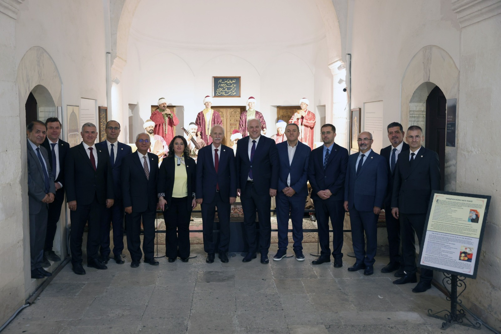 KOSOVA BAŞBAKAN YARDIMCISI FİKRİM DAMKA’DAN ÜNİVERSİTEMİZ SAĞLIK MÜZESİ’NE ZİYARET