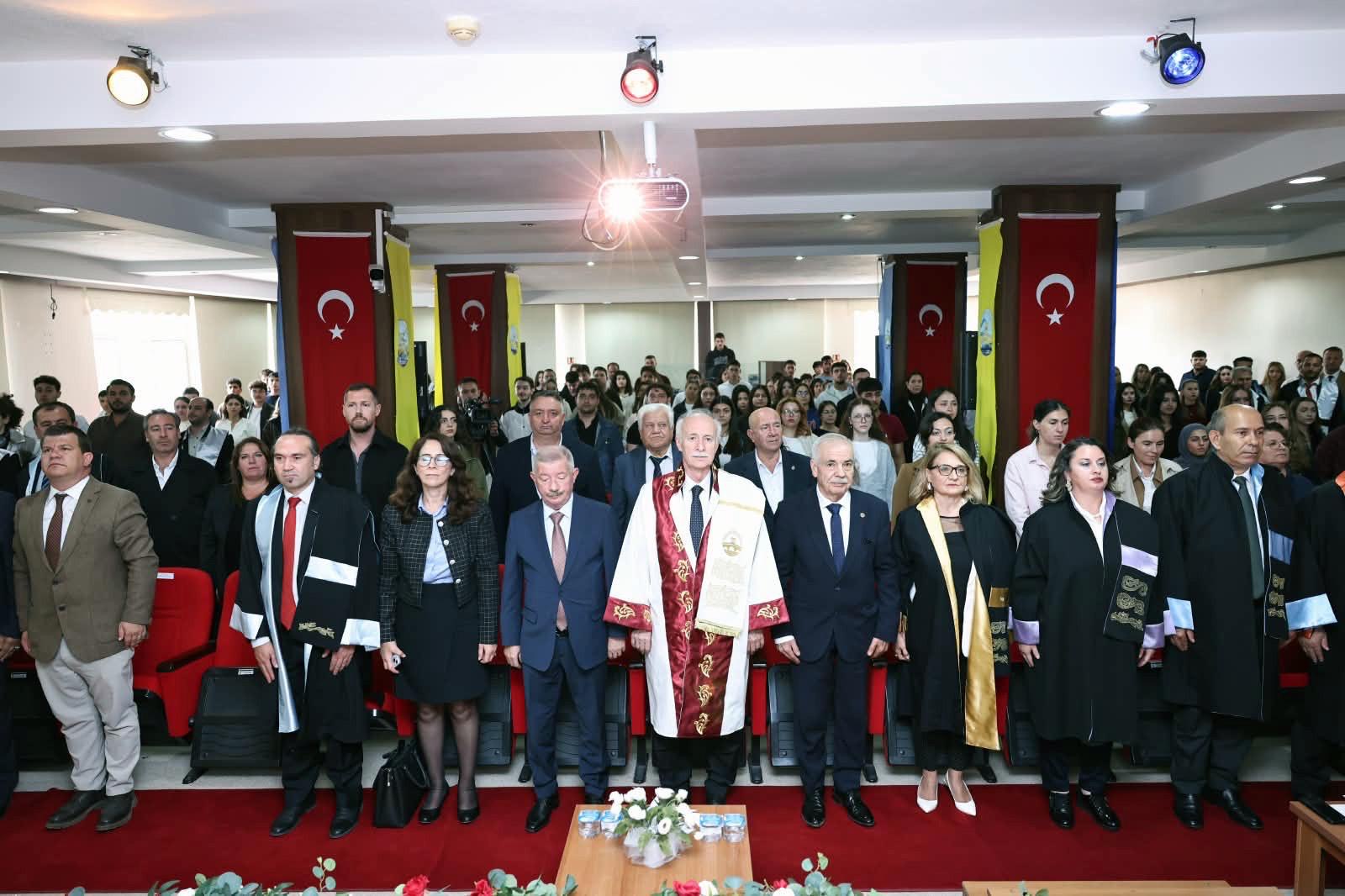 TRAKYA ÜNİVERSİTESİ KEŞAN YUSUF ÇAPRAZ UYGULAMALI BİLİMLER YÜKSEKOKULUNDA YENİ AKADEMİK YIL TÖRENLE BAŞLADI