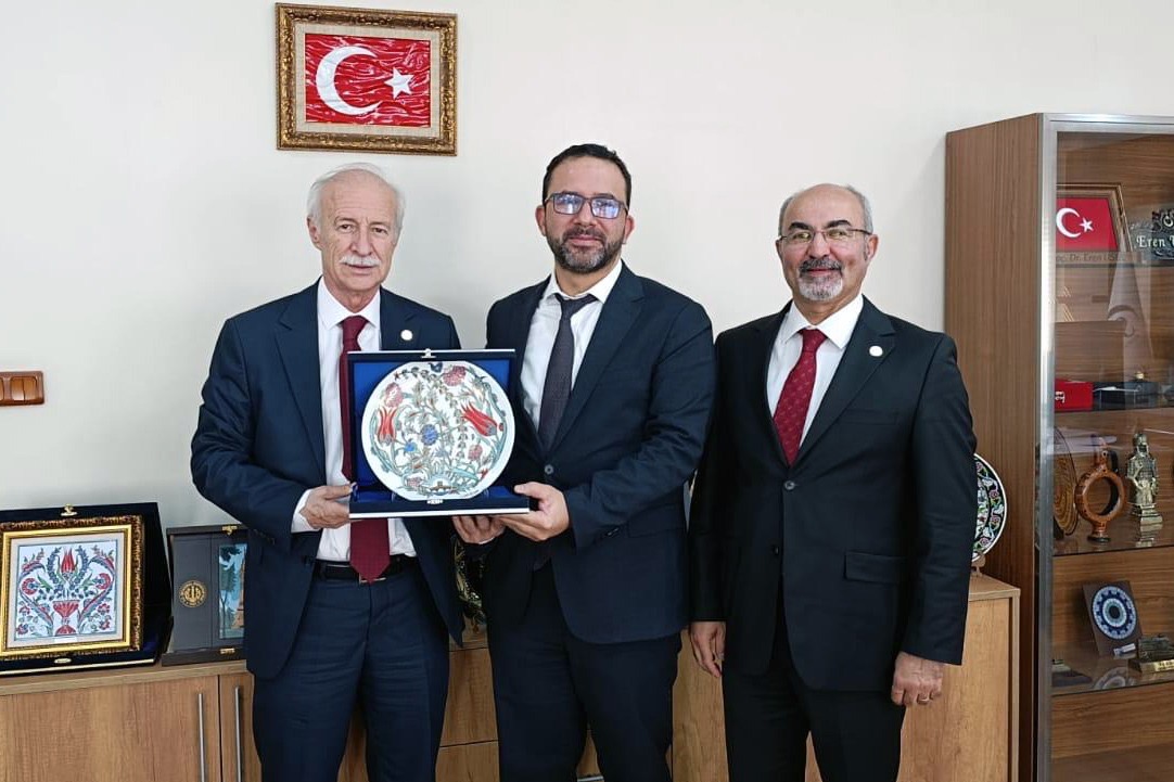 REKTÖR PROF. DR. MUSTAFA HATİPLER, SGK GSS GENEL MÜDÜRÜ DOÇ. DR. EREN USUL’U ZİYARET ETTİ