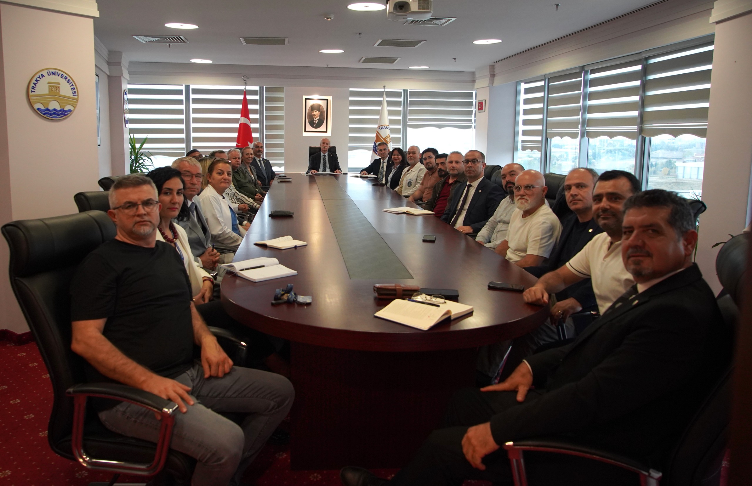 TRAKYA ÜNİVERSİTESİNİN “KARDEŞLİK KÖPRÜLERİ” SAĞLIK PROJESİNDE YÜRÜTÜLECEK ÇALIŞMALAR DEĞERLENDİRİLDİ