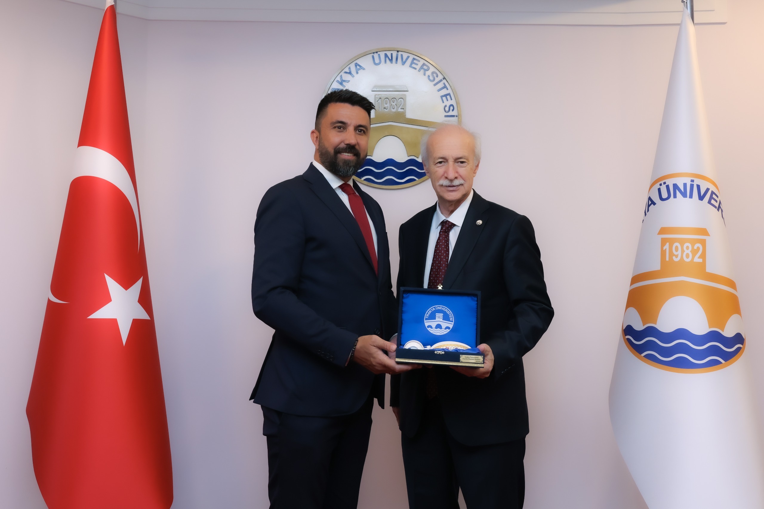 YUNANİSTAN RODOP MİLLETVEKİLİ ÖZGÜR FERHAT’TAN REKTÖR PROF. DR. MUSTAFA HATİPLER’E ZİYARET