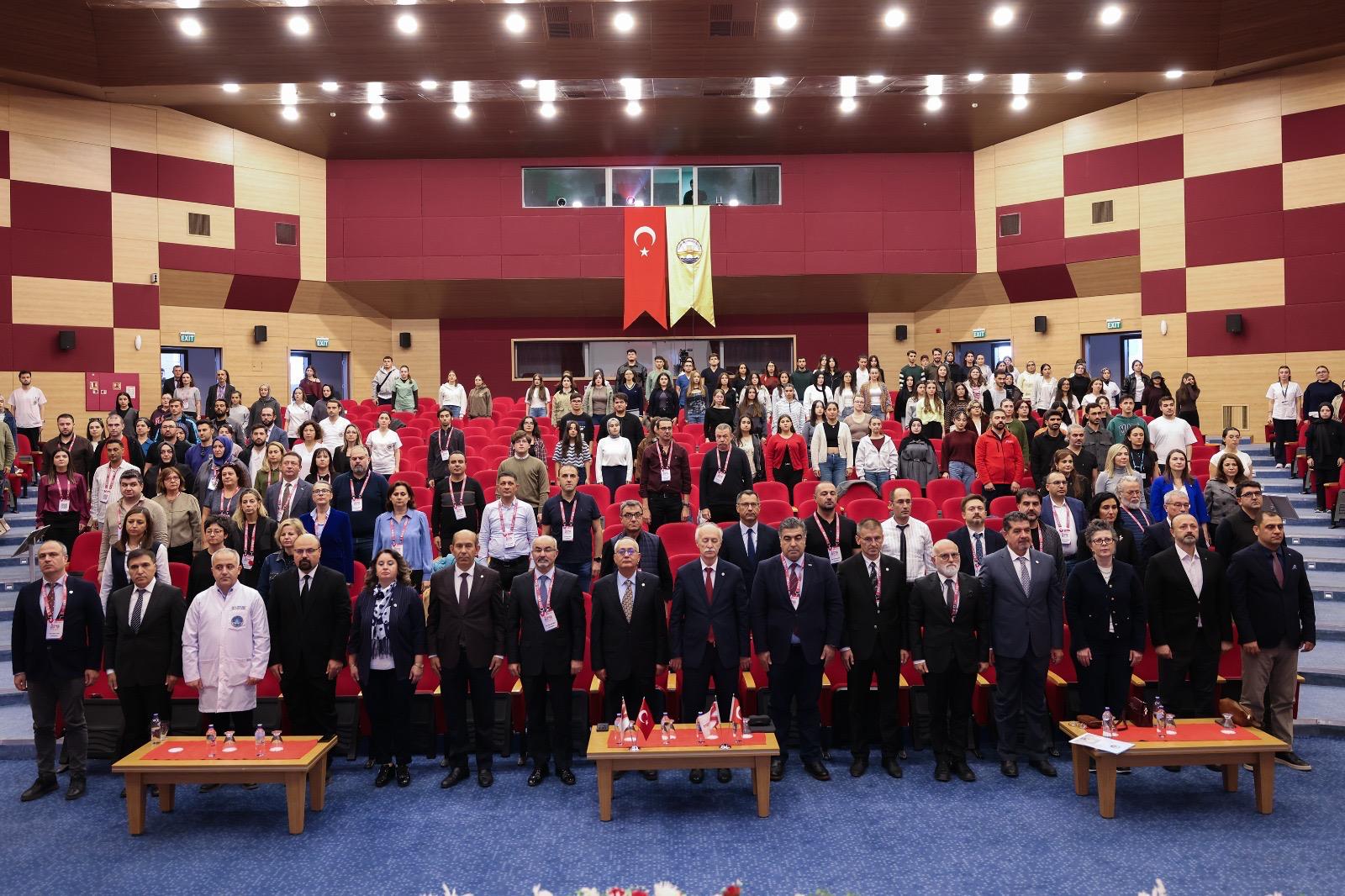 TRAKYA ÜNİVERSİTESİ EV SAHİPLİĞİNDE DÜZENLENEN 5. TRAKYA ACİL TIP GÜNLERİ SEMPOZYUMU BAŞLADI