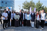 EDİRNE VALİSİ YUNUS SEZER VE REKTÖR PROF. DR. MUSTAFA HATİPLER “TOPLULUKLAR BULUŞUYOR” ETKİNLİĞİNDE ÖĞRENCİLERLE BİR ARAYA GELDİ