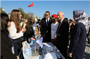 EDİRNE VALİSİ YUNUS SEZER VE REKTÖR PROF. DR. MUSTAFA HATİPLER “TOPLULUKLAR BULUŞUYOR” ETKİNLİĞİNDE ÖĞRENCİLERLE BİR ARAYA GELDİ