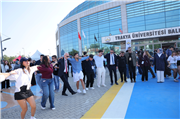 EDİRNE VALİSİ YUNUS SEZER VE REKTÖR PROF. DR. MUSTAFA HATİPLER “TOPLULUKLAR BULUŞUYOR” ETKİNLİĞİNDE ÖĞRENCİLERLE BİR ARAYA GELDİ