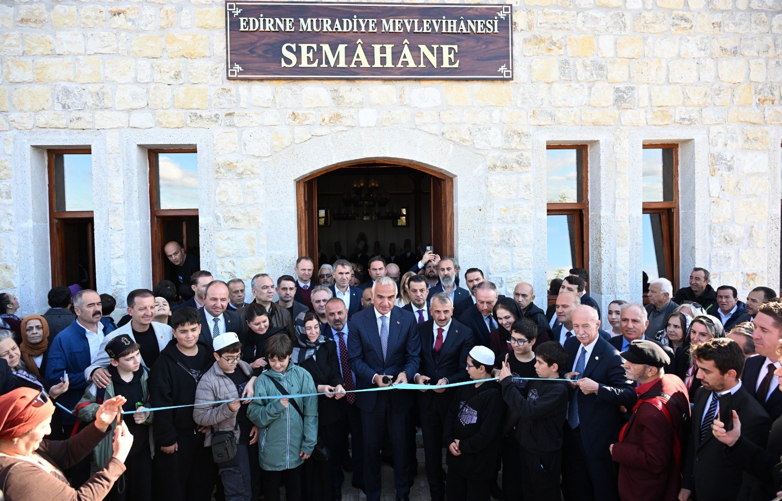 EDİRNE İL HALK KÜTÜPHANESİ VE TARİHİ EDİRNE MURADİYE MEVLEVİHANESİ TÖRENLERLE AÇILDI