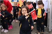 TRAKYA ÜNİVERSİTESİ ZEYNEP-MUSTAFA TAŞ UYGULAMA ANAOKULUNUN MİNİKLERİ CUMHURİYET İÇİN YÜRÜDÜ