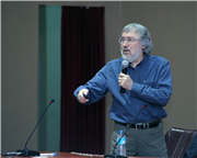 EDİRNELİ FİZİK PROFESÖRÜ RECEP AVCI’DAN TRAKYA ÜNİVERSİTESİ’NDE, “YALNIZ MIYIZ? DÜNYA DIŞI YAŞAM ARAYIŞI” KONFERANSI