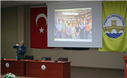 EDİRNELİ FİZİK PROFESÖRÜ RECEP AVCI’DAN TRAKYA ÜNİVERSİTESİ’NDE, “YALNIZ MIYIZ? DÜNYA DIŞI YAŞAM ARAYIŞI” KONFERANSI