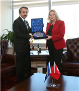 KOSOVA DİYALOG BAKANI DR. EDİTA TAHİRİ ÜNİVERSİTEMİZDEYDİ