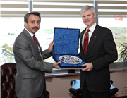 A.B.D. İSTANBUL BAŞKONSOLOSU CHARLES F. HUNTER'DEN ZİYARET