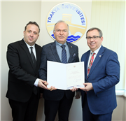 TRAKYA ÜNİVERSİTESİ REKTÖRÜ PROF. DR. ERHAN TABAKOĞLU, YENİ ATANAN VE YÜKSELEN ÖĞRETİM ÜYELERİYLE BİR ARAYA GELDİ