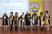 İKTİSADİ VE İDARİ BİLİMLER FAKÜLTESİ, DERECEYE GİREN ÖĞRENCİLERİNİ TÖRENLE UĞURLADI