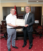 MÜHENDİSLİK VE MİMARLIK FAKÜLTEMİZİN İLK MEZUNUNDAN ZİYARET