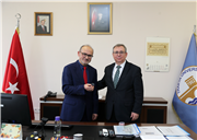 TRAKYA ÜNİVERSİTESİ İLAHİYAT FAKÜLTESİ DEKANLIĞINA PROF. DR. ALİ ÖZTÜRK ATANDI