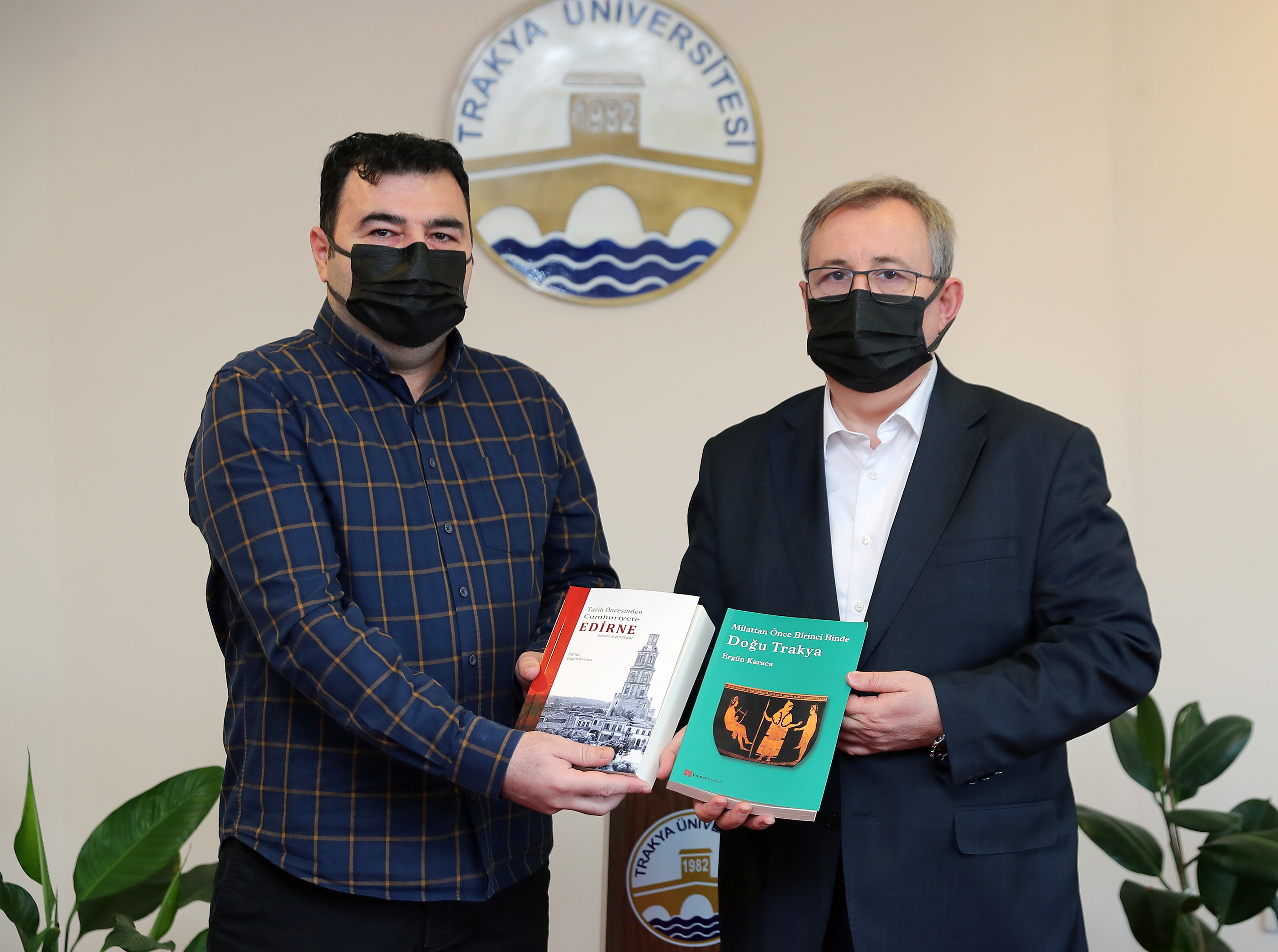 DR. ÖĞR. ÜYESİ ERGÜN KARACA’DAN KİTAP TAKDİMİ