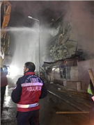UMKE TİMİNDE YER ALAN TRAKYA ÜNİVERSİTELİLER, DEPREM BÖLGESİNDE ACİL SAĞLIK VE YARDIM HİZMETLERİNDE BULUNDU…