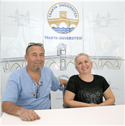 KARI KOCA TRAKYA ÜNİVERSİTELİ OLDULAR