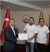 TETOVA ÜNİVERSİTESİ ÖĞRENCİLERİNE SERTİFİKALARI VERİLDİ