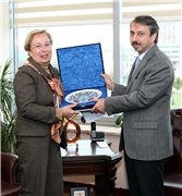 YRD.DOÇ.DR. SEVİNÇ EGE'DEN REKTÖRÜMÜZE VEDA ZİYARETİ