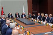 REKTÖRÜMÜZ ÜNİVERSİTE HASTANELERİ SAĞLIK HİZMETLERİ DEĞERLENDİRME TOPLANTISI KATILDI