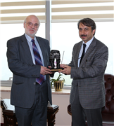 YABANCI SANATÇILARDAN REKTÖRÜMÜZE ZİYARET