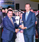 ÜNİVERSİTEMİZ HALK DANSLARI ŞENLİĞİ’NE EV SAHİPLİĞİ YAPTI