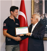 PEHLİVAN ELEKTRAK EKİBİNDEN VALİMİZE ZİYARET
