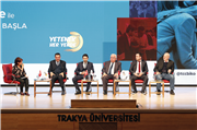 TRAKYA KARİYER FUARI, İKİNCİ GÜNÜNDE BÖLGE EKONOMİSİNE YÖN VEREN PANELLERE EV SAHİPLİĞİ YAPTI