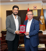 ÜNLÜ KLARNET VİRTÜÖZÜ SERKAN ÇAĞRI’DAN, REKTÖR PROF. DR. ERHAN TABAKOĞLU ve TRAKYA ÜNİVERSİTESİ’NE TEŞEKKÜR
