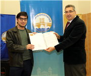 ÜNİVERSİTEMİZ FAKÜLTELERİNE BİRİNCİ SIRADAN YERLEŞEN ÖĞRENCİLERİMİZE KUTLAMA BELGELERİ VERİLDİ