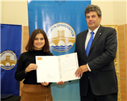 ÜNİVERSİTEMİZ FAKÜLTELERİNE BİRİNCİ SIRADAN YERLEŞEN ÖĞRENCİLERİMİZE KUTLAMA BELGELERİ VERİLDİ