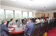 ULUSLARARASI ÖĞRENCİLERDEN REKTÖRÜMÜZE TEŞEKKÜR ZİYARETİ