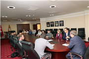 ULUSLARARASI ÖĞRENCİLERDEN REKTÖRÜMÜZE TEŞEKKÜR ZİYARETİ