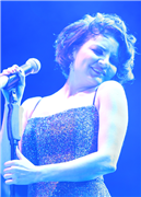 ŞENLİĞİN ÜÇÜNCÜ GÜNÜNDE GÖKSEL SAHNEDEYDİ