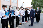 REKTÖR PROF. DR. ERHAN TABAKOĞLU, ÖDÜL ALAN ÖĞRENCİLER İLE BİR ARAYA GELDİ
