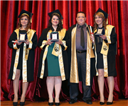 İKTİSADİ VE İDARİ BİLİMLER FAKÜLTESİ’NDE MEZUNİYET SEVİNCİ