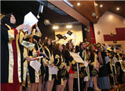 İKTİSADİ VE İDARİ BİLİMLER FAKÜLTESİ’NDE MEZUNİYET SEVİNCİ