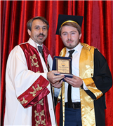 İKTİSADİ VE İDARİ BİLİMLER FAKÜLTESİ’NDE MEZUNİYET SEVİNCİ