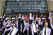 GÜZEL SANATLAR FAKÜLTESİ’NDE MEZUNİYET COŞKUSU