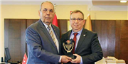 EDİRNE LİSESİ’NDEN YETİŞENLER DERNEĞİ’NDEN, REKTÖR PROF. DR. ERHAN TABAKOĞLU’NA BÜYÜK ÖDÜL