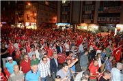 ÜNİVERSİTEMİZ DEMOKRASİ YÜRÜYÜŞÜNDEYDİ