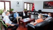 REKTÖR PROF. DR. ERHAN TABAKOĞLU, SAĞLIK ÇALIŞANLARI İLE BAYRAMLAŞTI