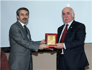 REKTÖRLERDEN “KRİZ SONRASI KÜRESEL SİSTEM ARAYIŞLARI: YÜKSELEN PİYASA BAKIŞ AÇISI” KONULU KONFERANS