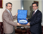 YUNUS EMRE ENSTİTÜSÜ BAŞKANI VE YARDIMCISINDAN REKTÖRLÜĞÜMÜZE ZİYARET