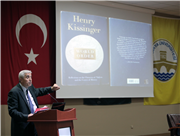 ÜNİVERSİTEMİZDE “KAZAKİSTAN-TÜRKİYE İLİŞKİLERİ VE YENİ DÜNYA DÜZENİ” KONFERANSI GERÇEKLEŞTİRİLDİ