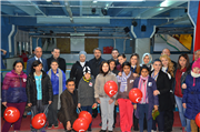 ÜNİVERSİTELİLER ÇOCUK SİTESİ ÖĞRENCİLERİNİ BUZ PİSTİYLE BULUŞTURDU