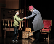 ÜNİVERSİTEMİZDE AHMET YENİLMEZ TİYATROSU’NUN "USTA" İSİMLİ OYUNU SAHNELENDİ