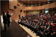 ÜNİVERSİTEMİZDE AHMET YENİLMEZ TİYATROSU’NUN "USTA" İSİMLİ OYUNU SAHNELENDİ