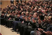 ÜNİVERSİTEMİZDE AHMET YENİLMEZ TİYATROSU’NUN "USTA" İSİMLİ OYUNU SAHNELENDİ